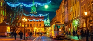 He is glorified! Christmas scent of Lviv and the Carpathians