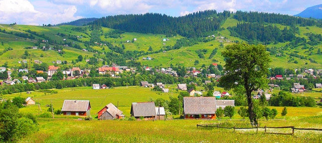 Селище Ясіня, Карпати