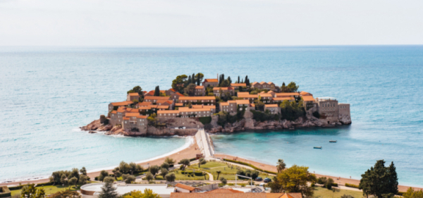 МОРСЬКІ ІСТОРІЇ В СЕРЦІ ЧОРНОГОРІЇ