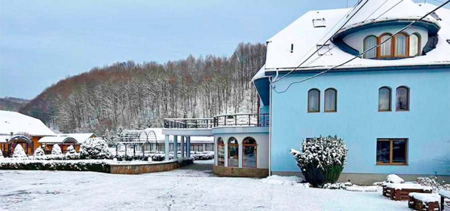 Дитячий зимовий табір DISCOVERY CAMP